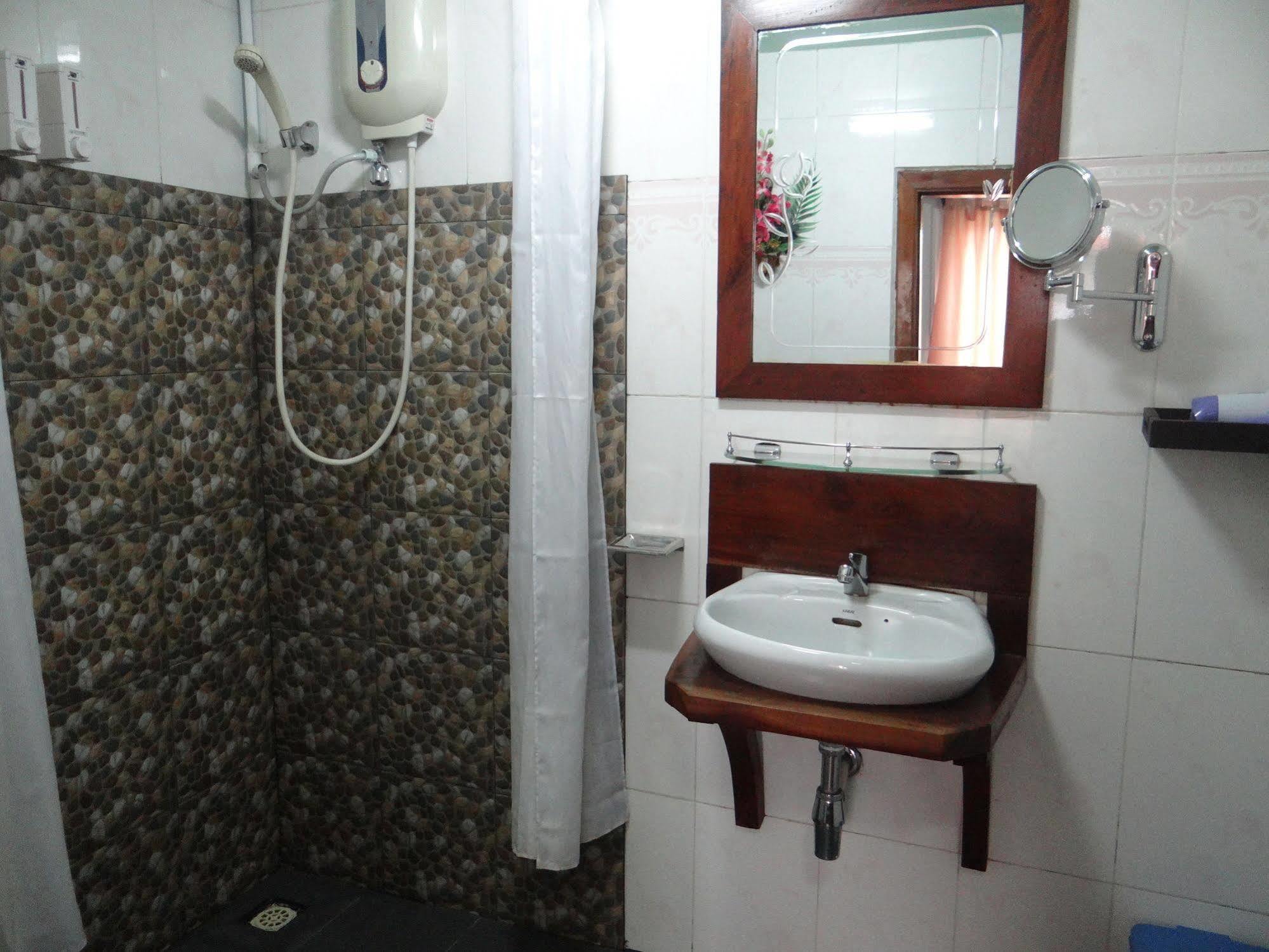 Alibi Guesthouse Phnompen Kültér fotó